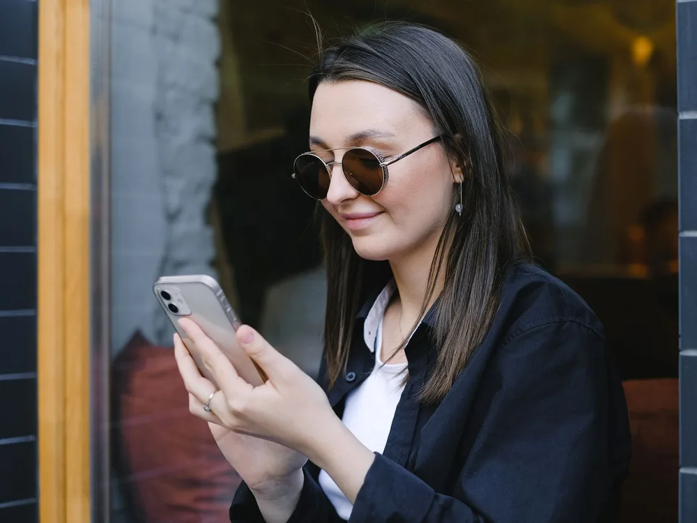 Browsing public Instagram content with StoryStalker in a mobile browser